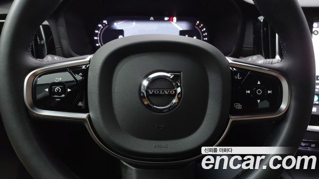 Volvo V60 Cross Country (II) B5 Ultimate AWD 2024 — фото 16