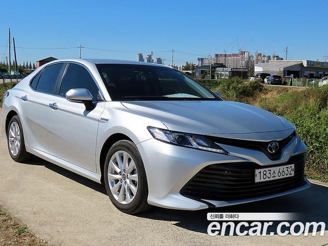 Toyota Camry (XV70) 2.5 LE Hybrid