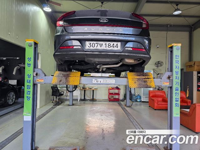 Hyundai Sonata (DN8) 2.0 Premium Family 2020 — фото 2