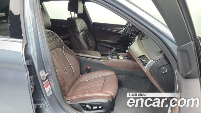 BMW 5 Series (G30) 520d xDrive M Sport Package Plus 2018 — фото 11