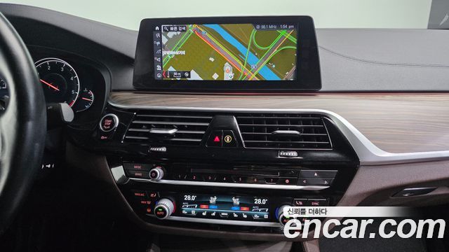 BMW 5 Series (G30) 520d xDrive M Sport Package Plus 2018 — фото 14