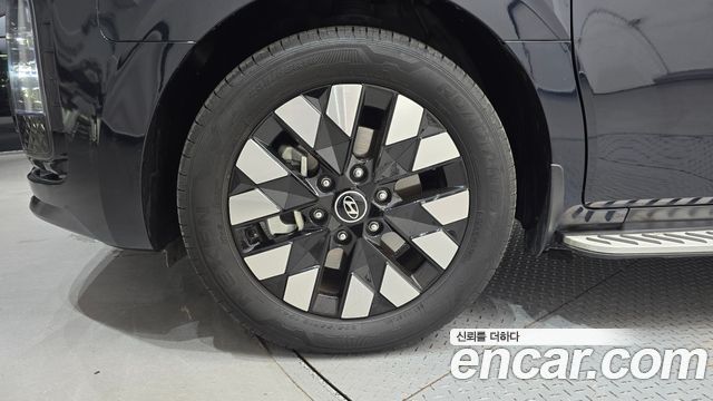 Hyundai Staria HEV 1.6 Lounge 7-Seater Inspiration 2025 — фото 5