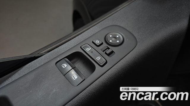 Hyundai Staria HEV 1.6 Lounge 7-Seater Inspiration 2025 — фото 20