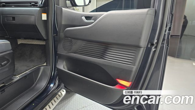 Hyundai Staria HEV 1.6 Lounge 7-Seater Inspiration 2025 — фото 25