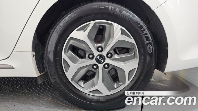 Kia K5 Hybrid (II) Prestige 2020 — фото 21