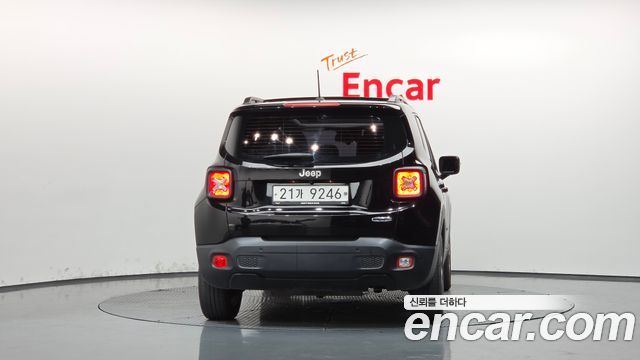 Jeep Renegade 2.4 Longitude High 2017 — фото 4