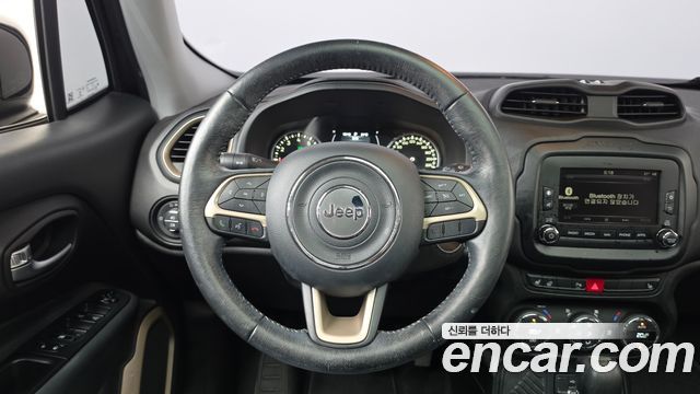 Jeep Renegade 2.4 Longitude High 2017 — фото 13