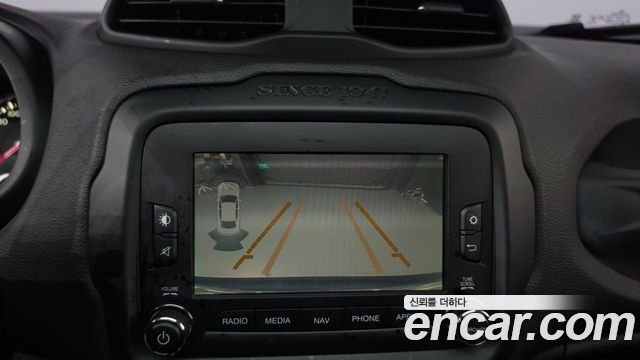 Jeep Renegade 2.4 Longitude High 2017 — фото 14