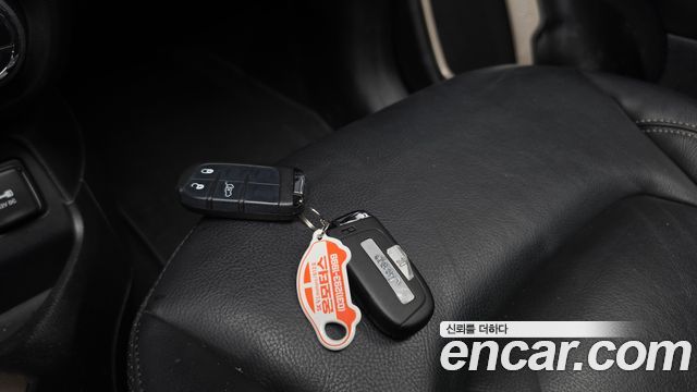Jeep Renegade 2.4 Longitude High 2017 — фото 15