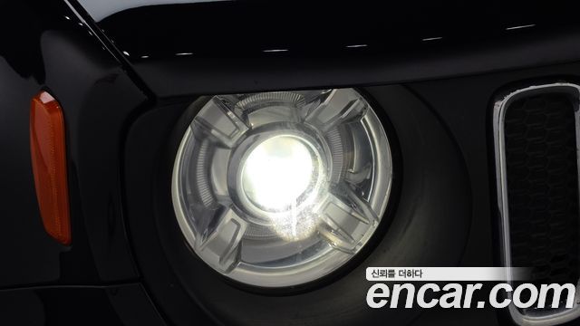 Jeep Renegade 2.4 Longitude High 2017 — фото 22
