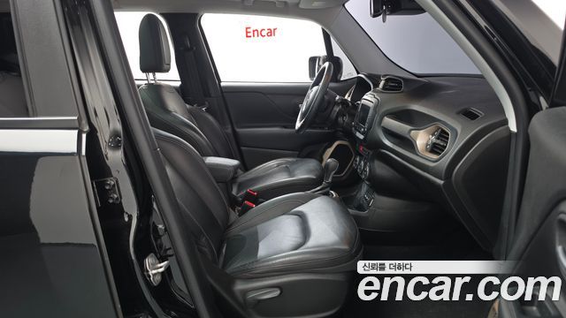 Jeep Renegade 2.4 Longitude High 2017 — фото 26