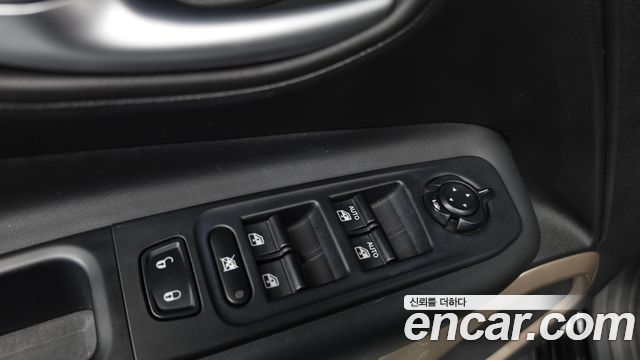 Jeep Renegade 2.4 Longitude High 2017 — фото 30