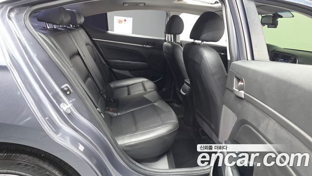Hyundai Avante (AD) 1.6 e-VGT SMART 2018 — фото 12