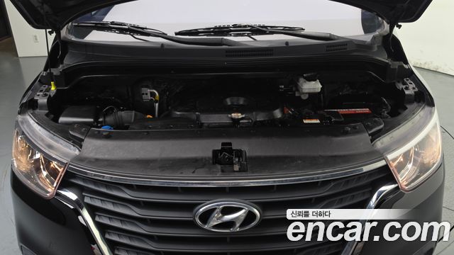 Hyundai Grand Starex Van 5-Seater Modern 2020 — фото 6
