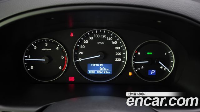 Hyundai Grand Starex Van 5-Seater Modern 2020 — фото 8