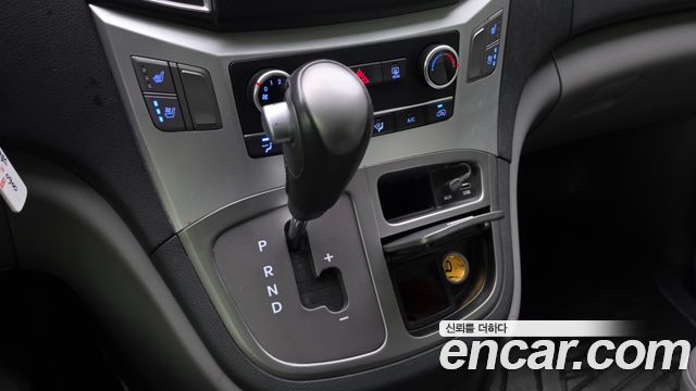 Hyundai Grand Starex Van 5-Seater Modern 2020 — фото 9