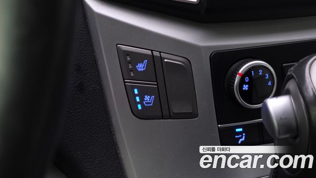 Hyundai Grand Starex Van 5-Seater Modern 2020 — фото 15