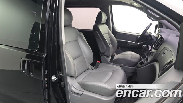 Hyundai Grand Starex Van 5-Seater Modern 2020 — фото 26