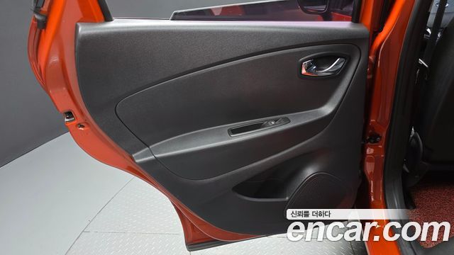 Renault Korea QM3 RE 2017 — фото 25