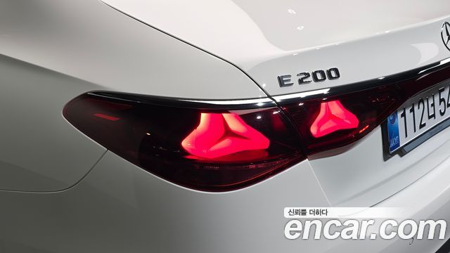 Mercedes-Benz E-Class (W214) E200 Avantgarde 2025 — фото 23