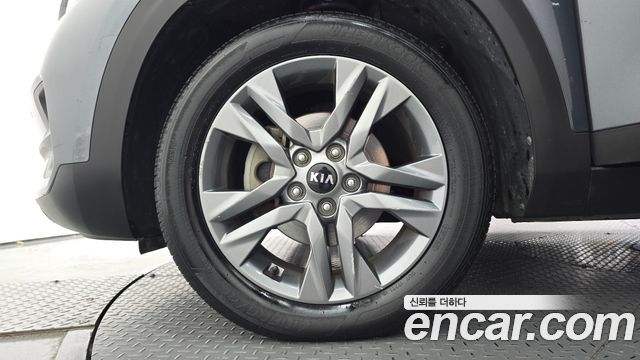 Kia Seltos Diesel 1.6 2WD Prestige 2020 — фото 5