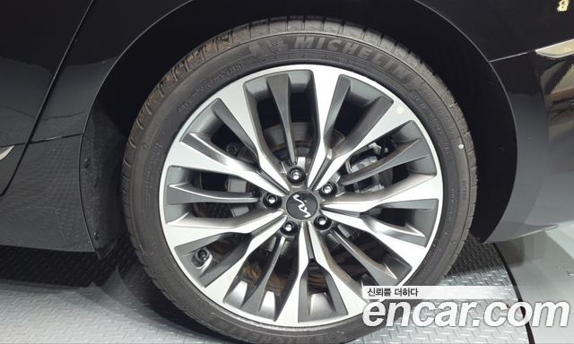 Kia K8 2.5 Gasoline 2WD Noblesse 2023 — фото 21