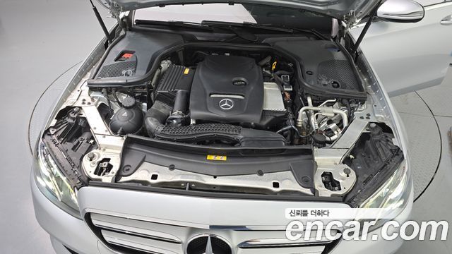 Mercedes-Benz E-Class (W213) E200 Avantgarde 2017 — фото 6