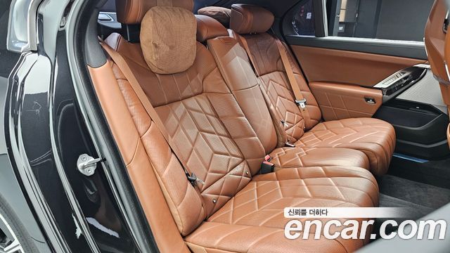 BMW i7 (G70) eDrive 50 M Sport 2024 — фото 11