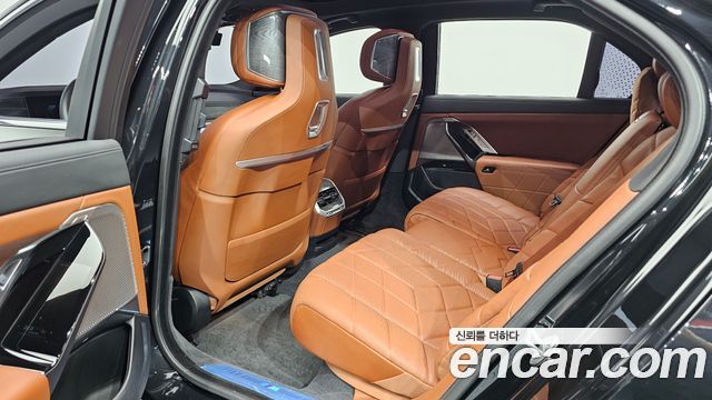 BMW i7 (G70) eDrive 50 M Sport 2024 — фото 12