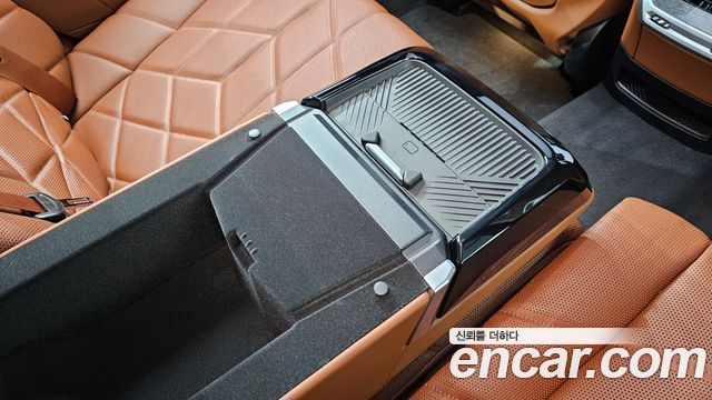 BMW i7 (G70) eDrive 50 M Sport 2024 — фото 16