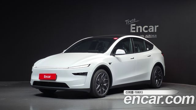 Tesla Model Y L Long Range AWD