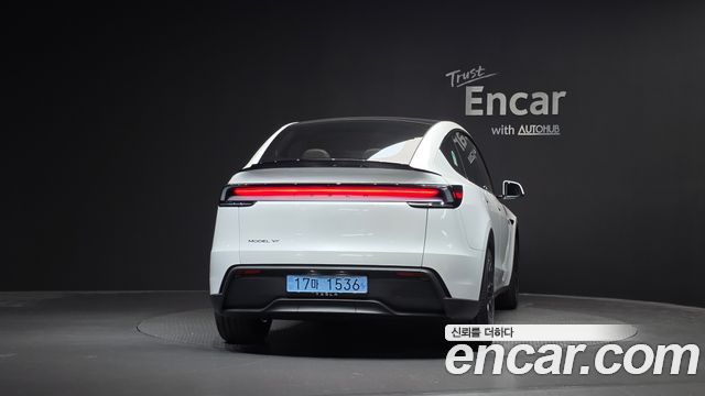Tesla Model Y L Long Range AWD 2026 — фото 4