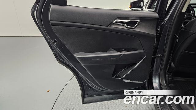 Kia Sportage (V) Gasoline 1.6 Turbo 2WD Prestige 2023 — фото 25