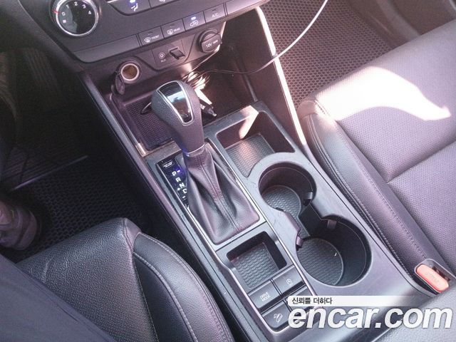 Hyundai Tucson Diesel 2.0 2WD Style 2016 — фото 8