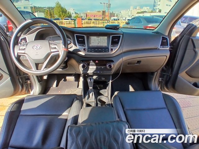 Hyundai Tucson Diesel 2.0 2WD Style 2016 — фото 9