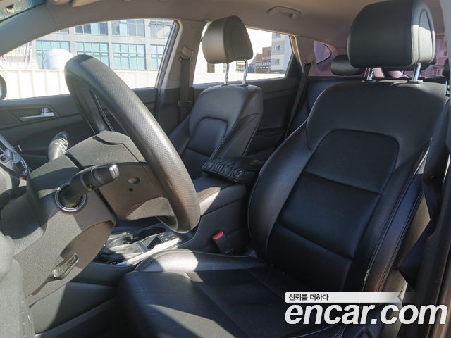 Hyundai Tucson Diesel 2.0 2WD Style 2016 — фото 10