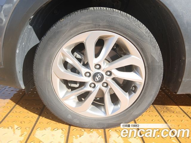 Hyundai Tucson Diesel 2.0 2WD Style 2016 — фото 22