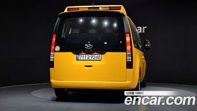 Hyundai Staria L3.5  Kinder Safety Car 11-Seater 2023 — фото 4