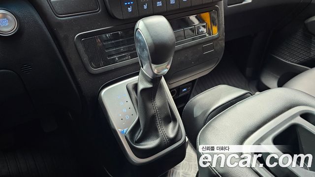 Hyundai Staria L3.5  Kinder Safety Car 11-Seater 2023 — фото 9
