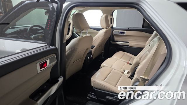 Ford Explorer (VI) 2.3 LimIted 4WD 2021 — фото 11