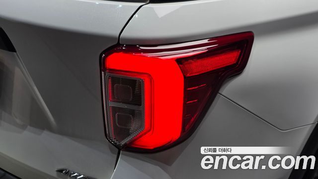 Ford Explorer (VI) 2.3 LimIted 4WD 2021 — фото 23