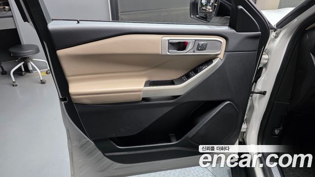 Ford Explorer (VI) 2.3 LimIted 4WD 2021 — фото 24