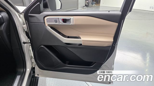 Ford Explorer (VI) 2.3 LimIted 4WD 2021 — фото 25