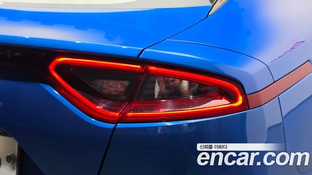 Kia Stinger 3.3 Turbo AWD GT 2019 — фото 23