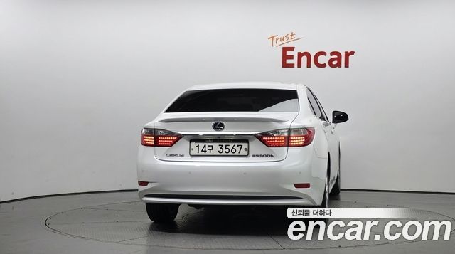 Lexus ES300h Supreme XV60 2015 — фото 4