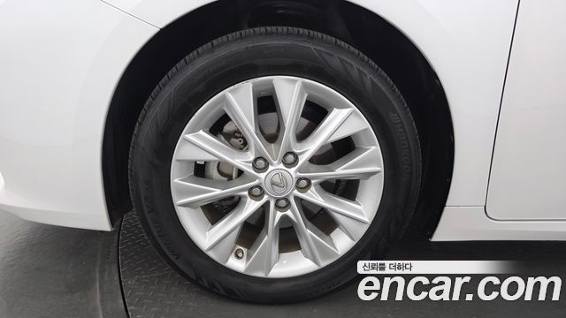 Lexus ES300h Supreme XV60 2015 — фото 5