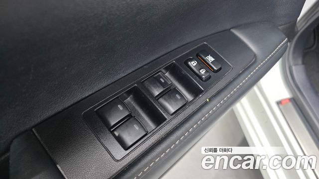 Lexus ES300h Supreme XV60 2015 — фото 13