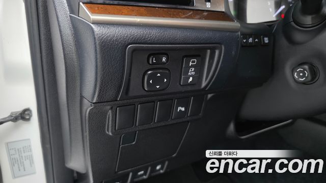 Lexus ES300h Supreme XV60 2015 — фото 14