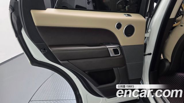Land Rover Range Rover Sport (II) 3.0 SDV6 HSE Dynamic 2018 — фото 25