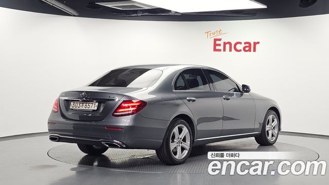 Mercedes-Benz E-Class (W213) E220d 4MATIC Avantgarde 2018 — фото 2